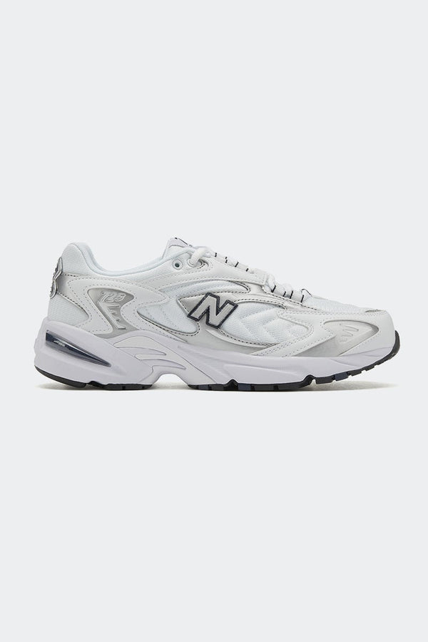 Authentic New balance 725 metalic silver white